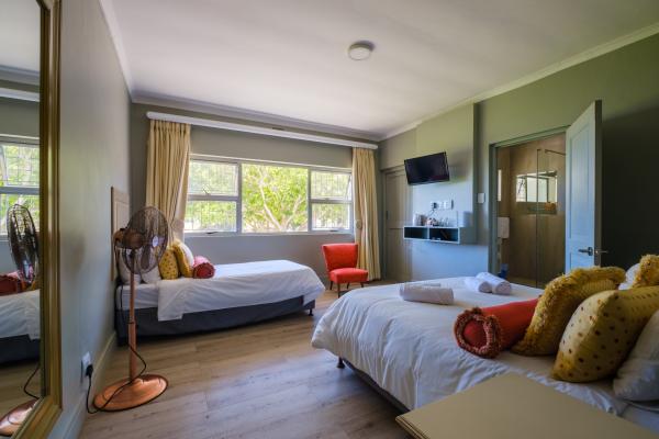 Room image 2