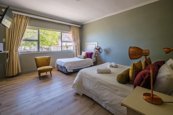 Room image 3
