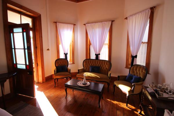 Room image 8