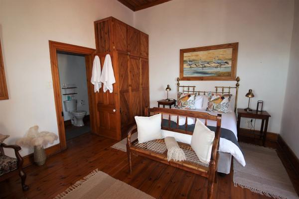 Room image 34