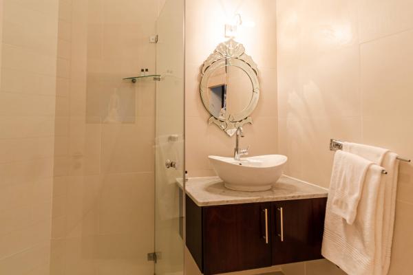 Room image 9