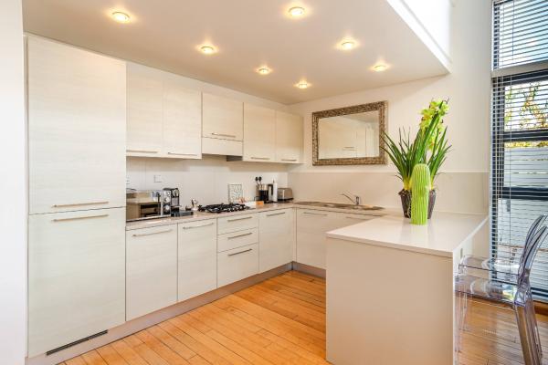 Room image 19