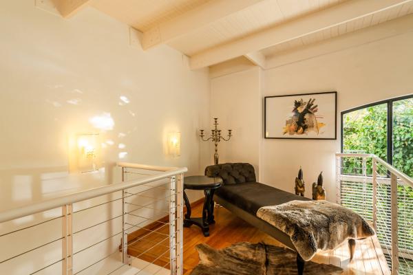 Room image 23