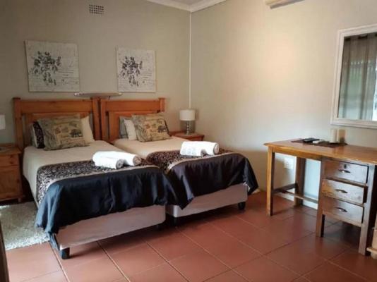 Room image 4