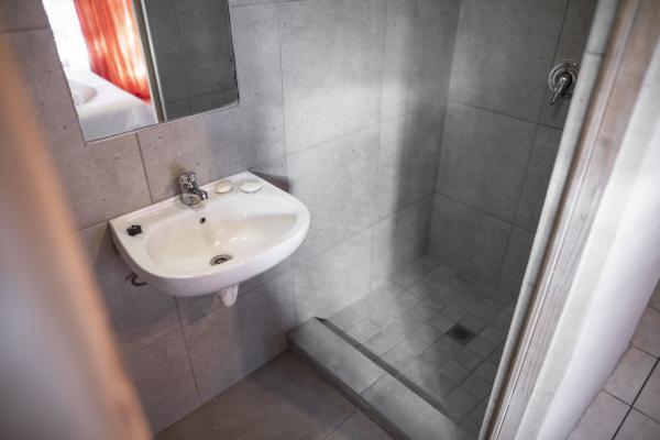 Room image 3