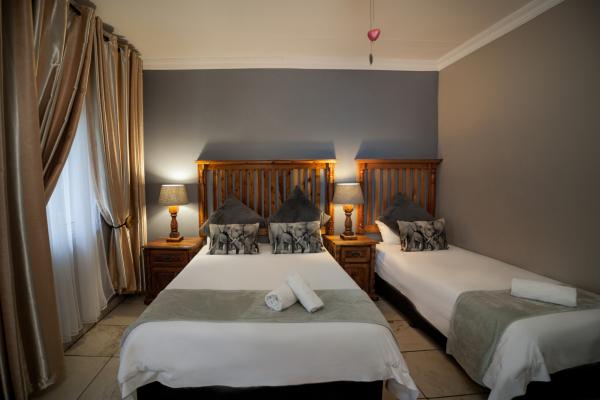 Room image 3