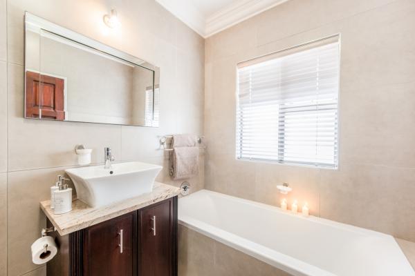 Room image 1