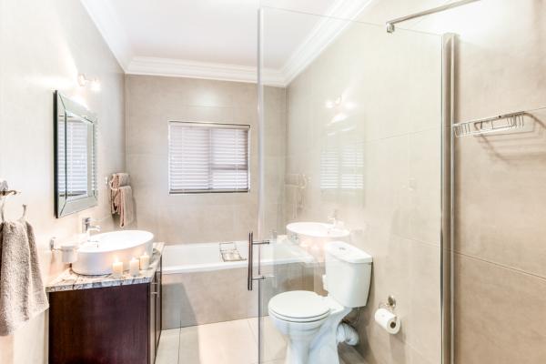 Room image 2