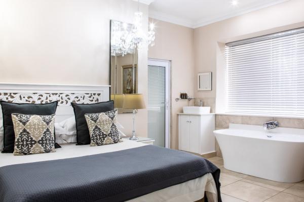 Room image 1