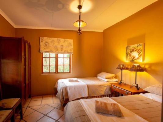 Room image 4
