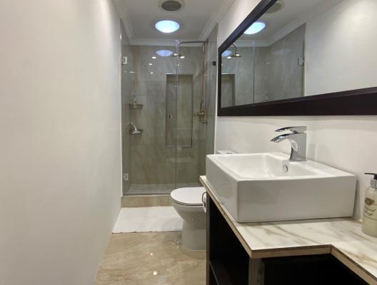 Room image 4