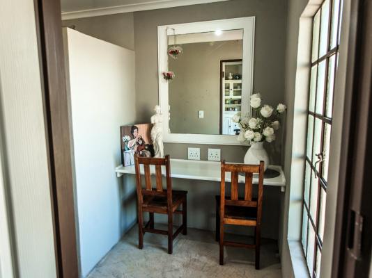 Room image 1