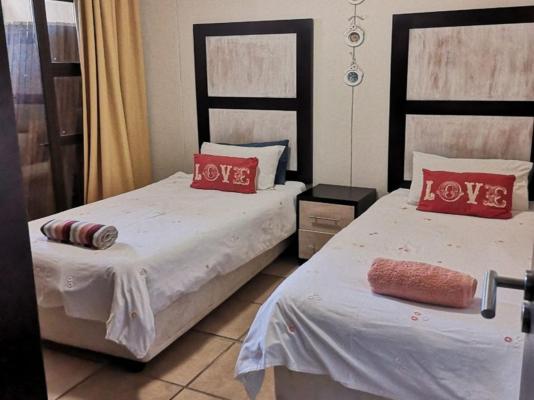 Room image 6