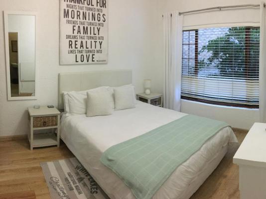 Room image 3