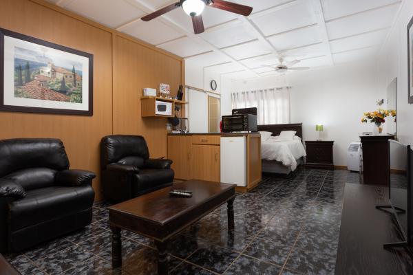 Room image 3