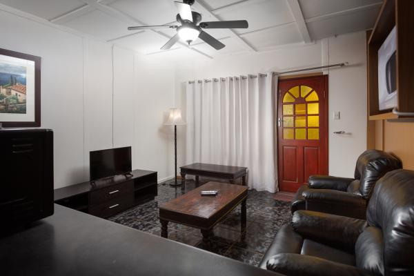 Room image 4