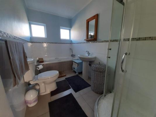 Room image 17