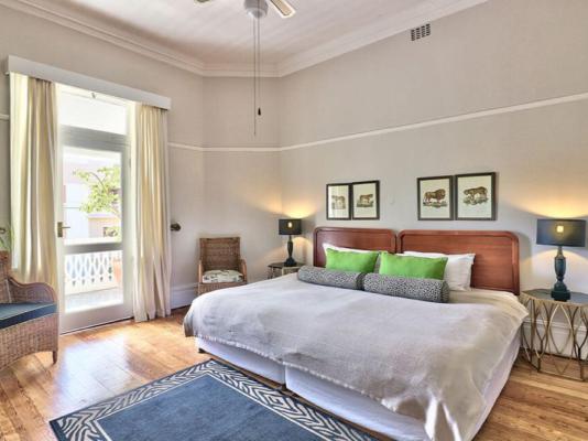 Room image 5