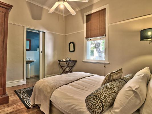 Room image 6