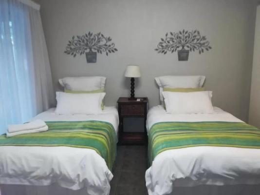 Room image 3