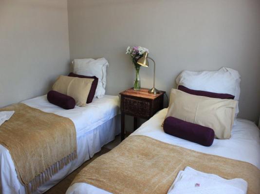 Room image 4