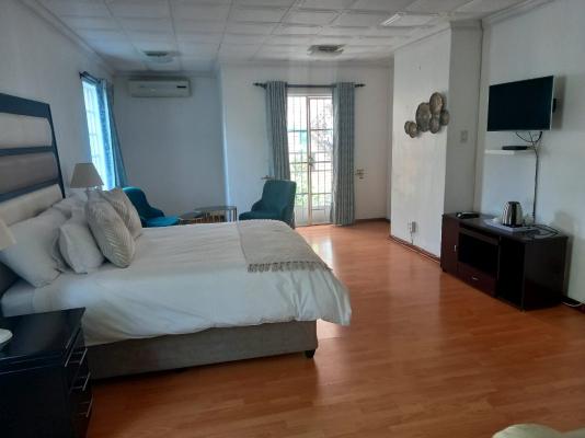 Room image 2
