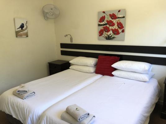 Room image 4