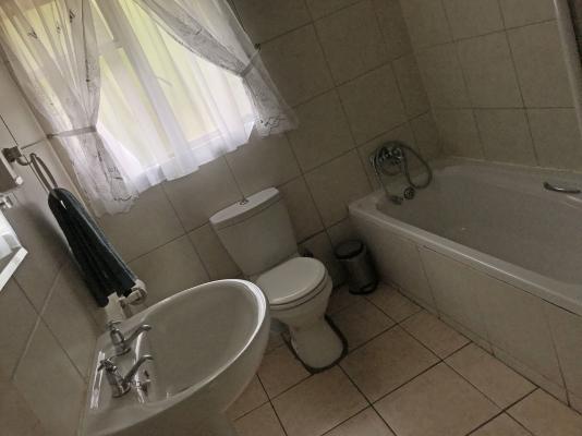 Room image 2