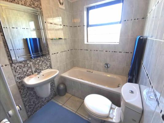 56 ON IXIA SELF CATERING MILNERTON - 162339