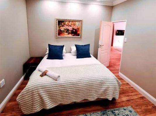 Room image 1