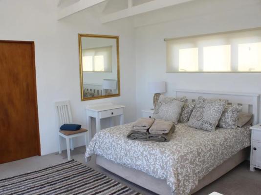 Room image 4