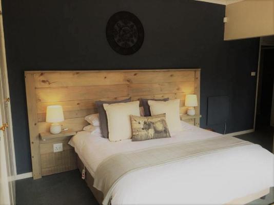 Room image 3