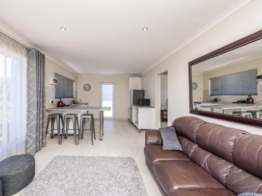 Room image 1