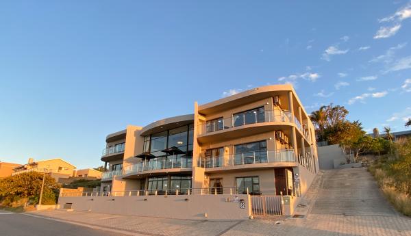 Bar-T-Nique Guest House