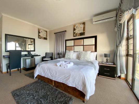 Room image 18