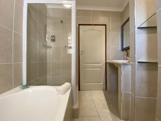 Room image 36
