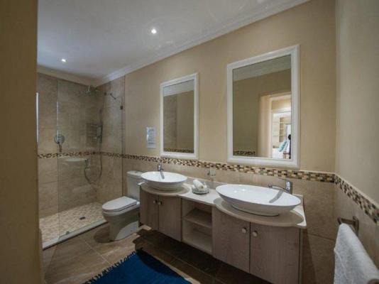 Room image 4