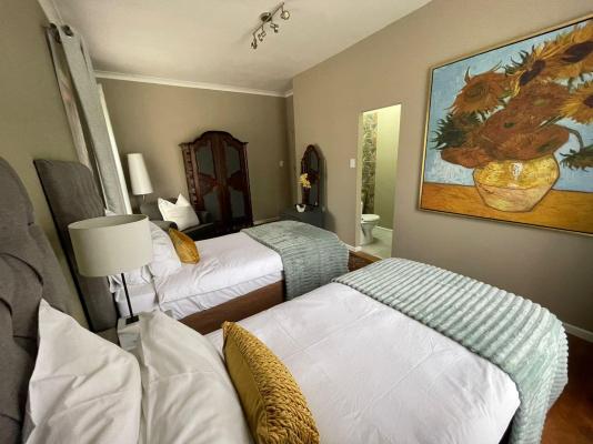 Room image 2
