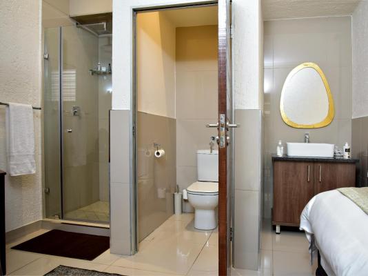 Room image 4
