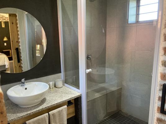 Room image 4