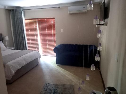 Room image 3