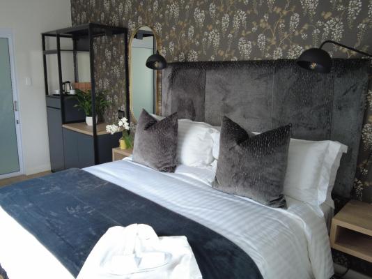 Room image 8