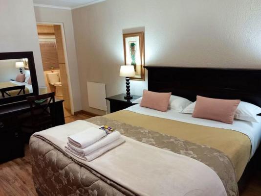 Room image 8
