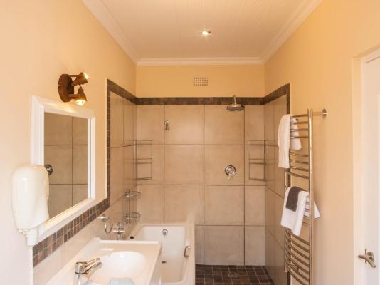 Room image 2