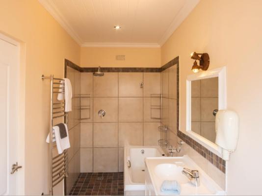 Room image 2