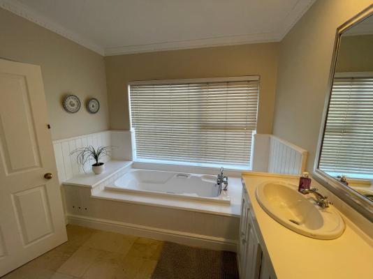 Constantiaberg Villa - 165398