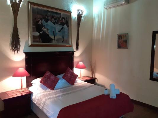 Room image 3