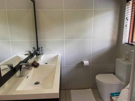 Room image 7