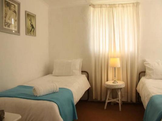 Room image 3