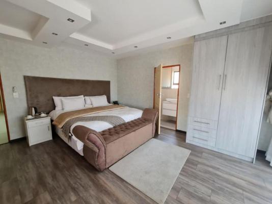 Room image 2